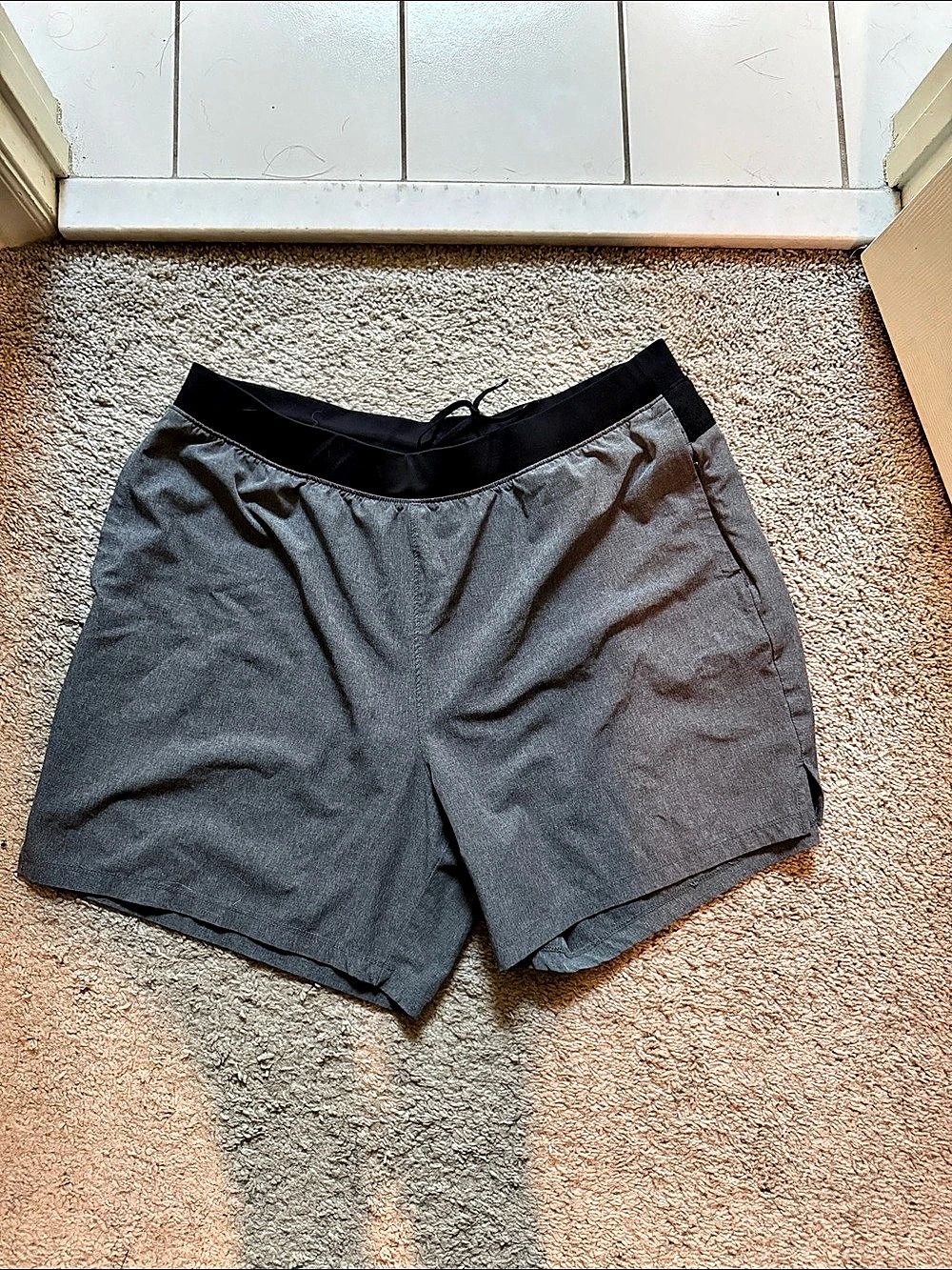 Old Navy Active Athletic Shorts in Gray & Black Like New